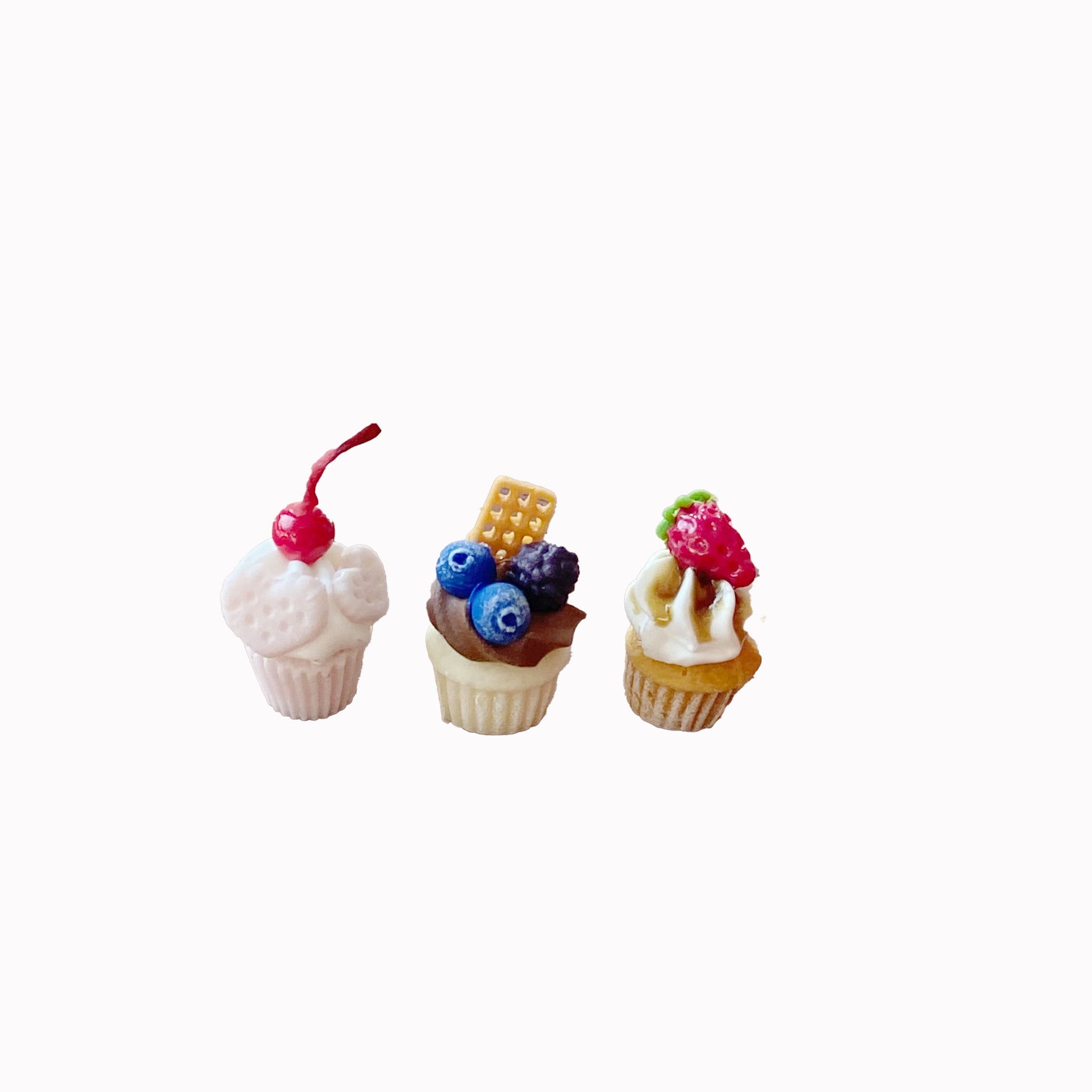 Miniature Strawberry Blueberry Fruit Cupcake Fun Food Play Dessert Shop Dollhouse Accessories