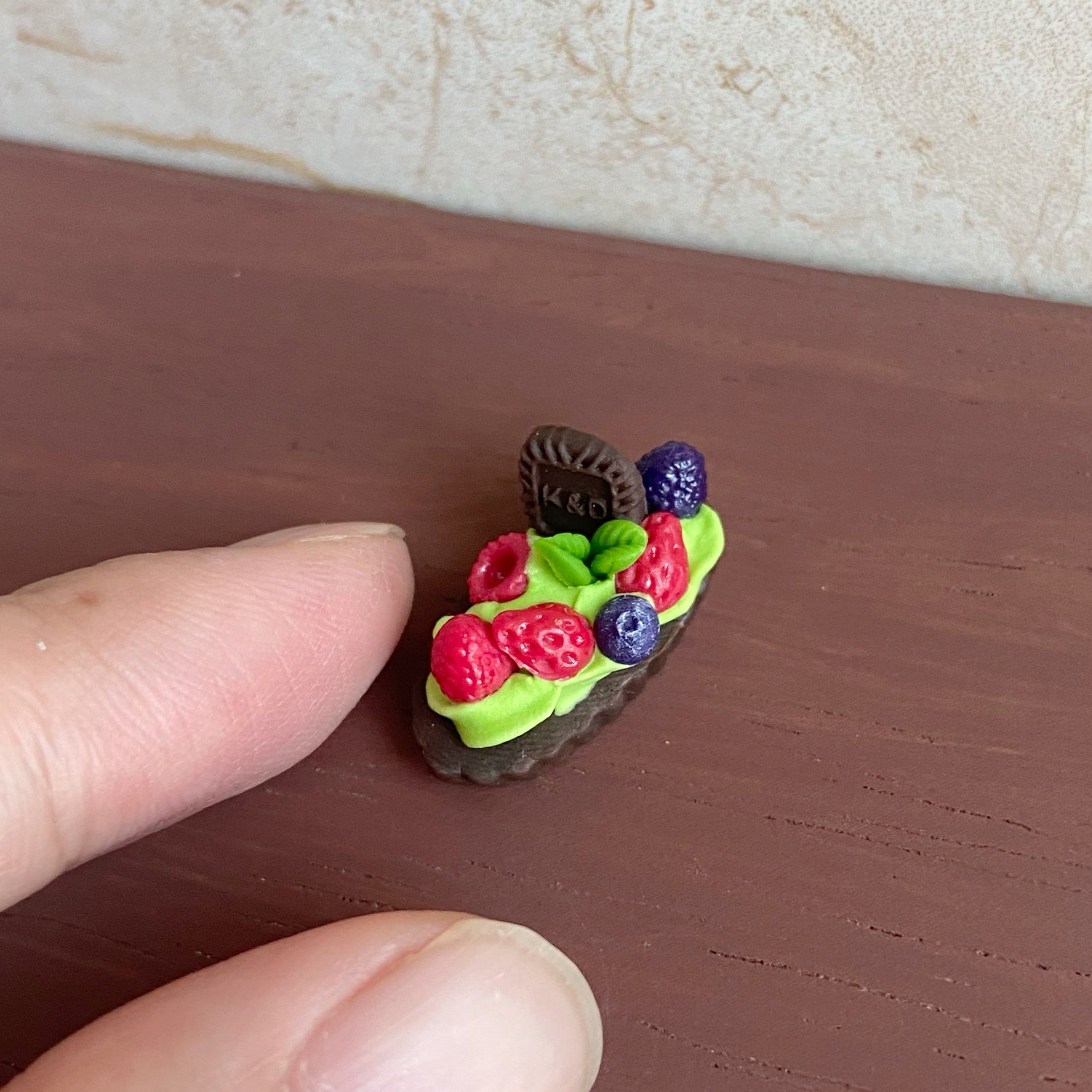 Miniature Simulation Food Toys Chocolate Fruit Cookies Boat Dollhouse Decoration Accessories