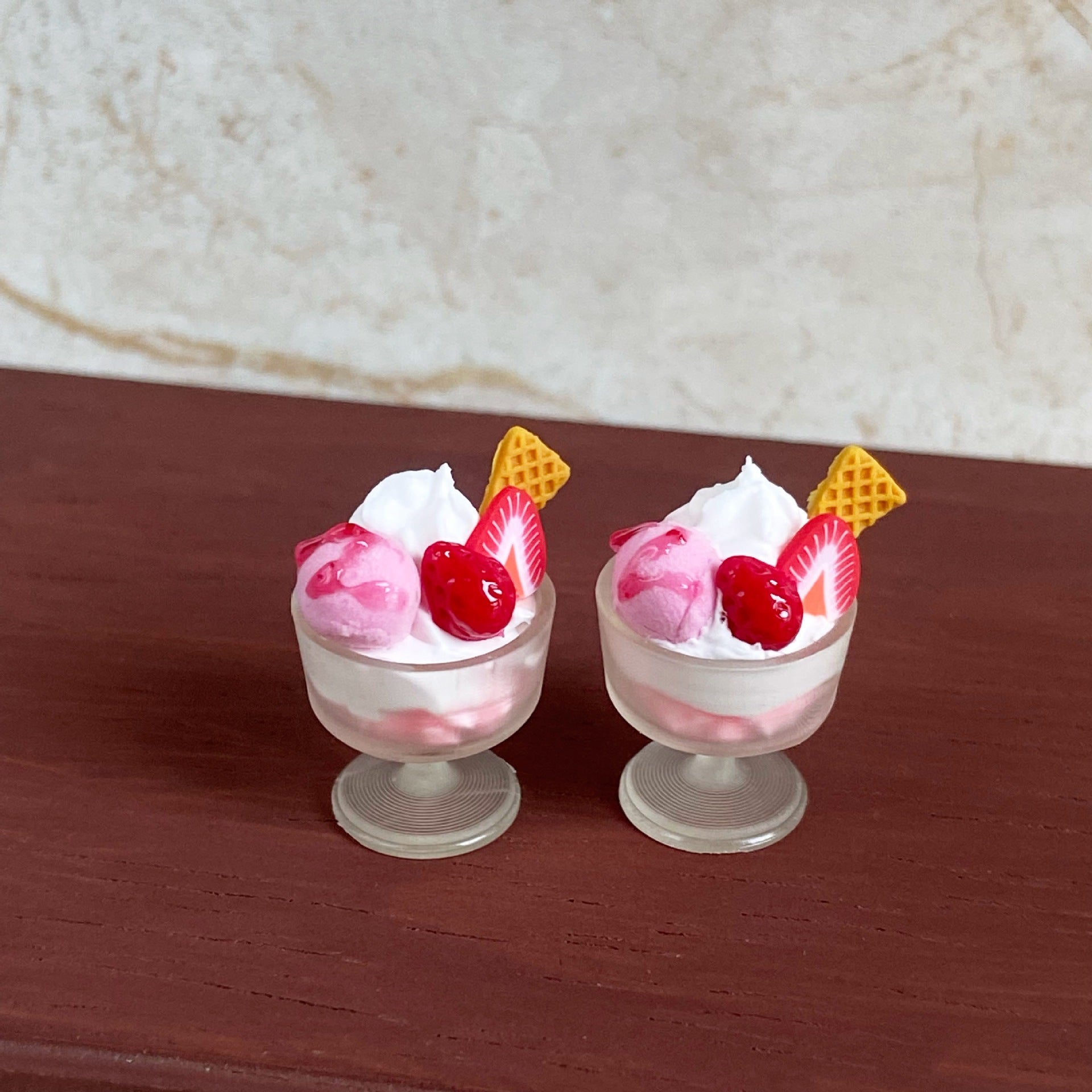 Miniature Strawberry Ball Pink Ice Cream Cup Dollhouse Toy Dessert Shop Decoration Accessories