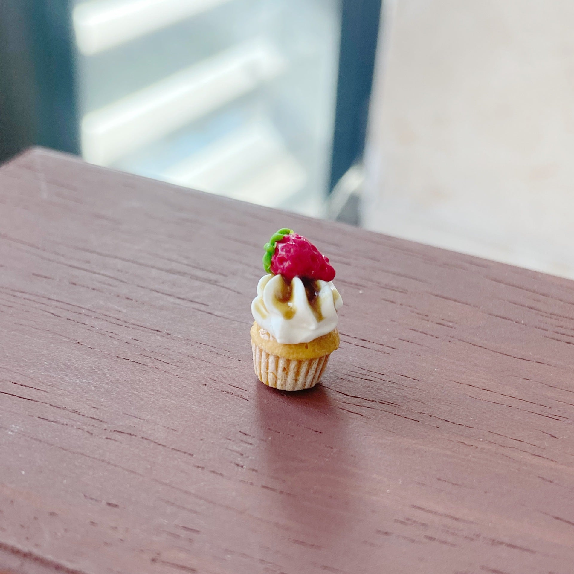 Miniature Strawberry Blueberry Fruit Cupcake Fun Food Play Dessert Shop Dollhouse Accessories
