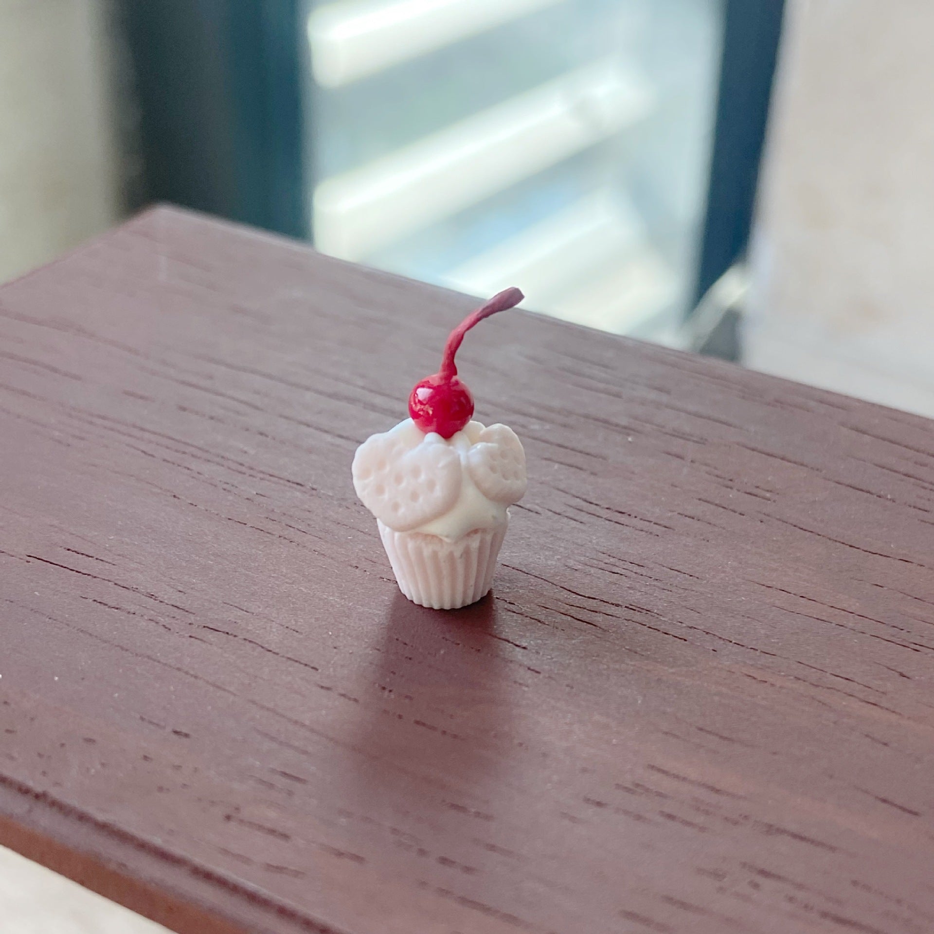 Miniature Strawberry Blueberry Fruit Cupcake Fun Food Play Dessert Shop Dollhouse Accessories