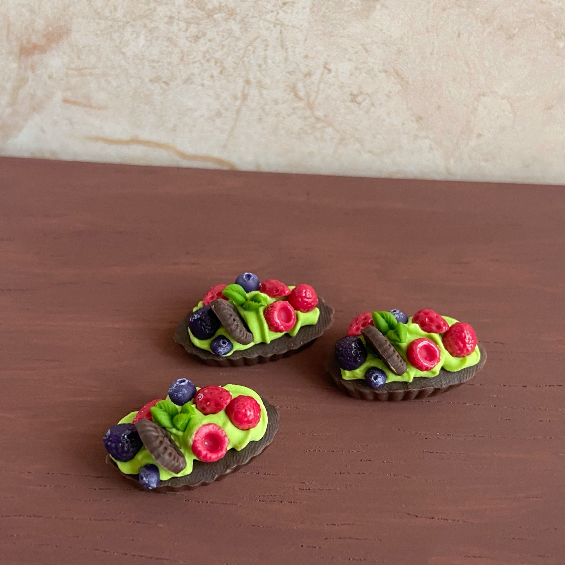Miniature Simulation Food Toys Chocolate Fruit Cookies Boat Dollhouse Decoration Accessories