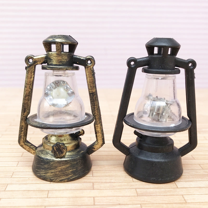 1:12 Dollhouse Miniature Model Playhouse Toy DIY Black Plastic Kerosene Lamp LED Light-Up