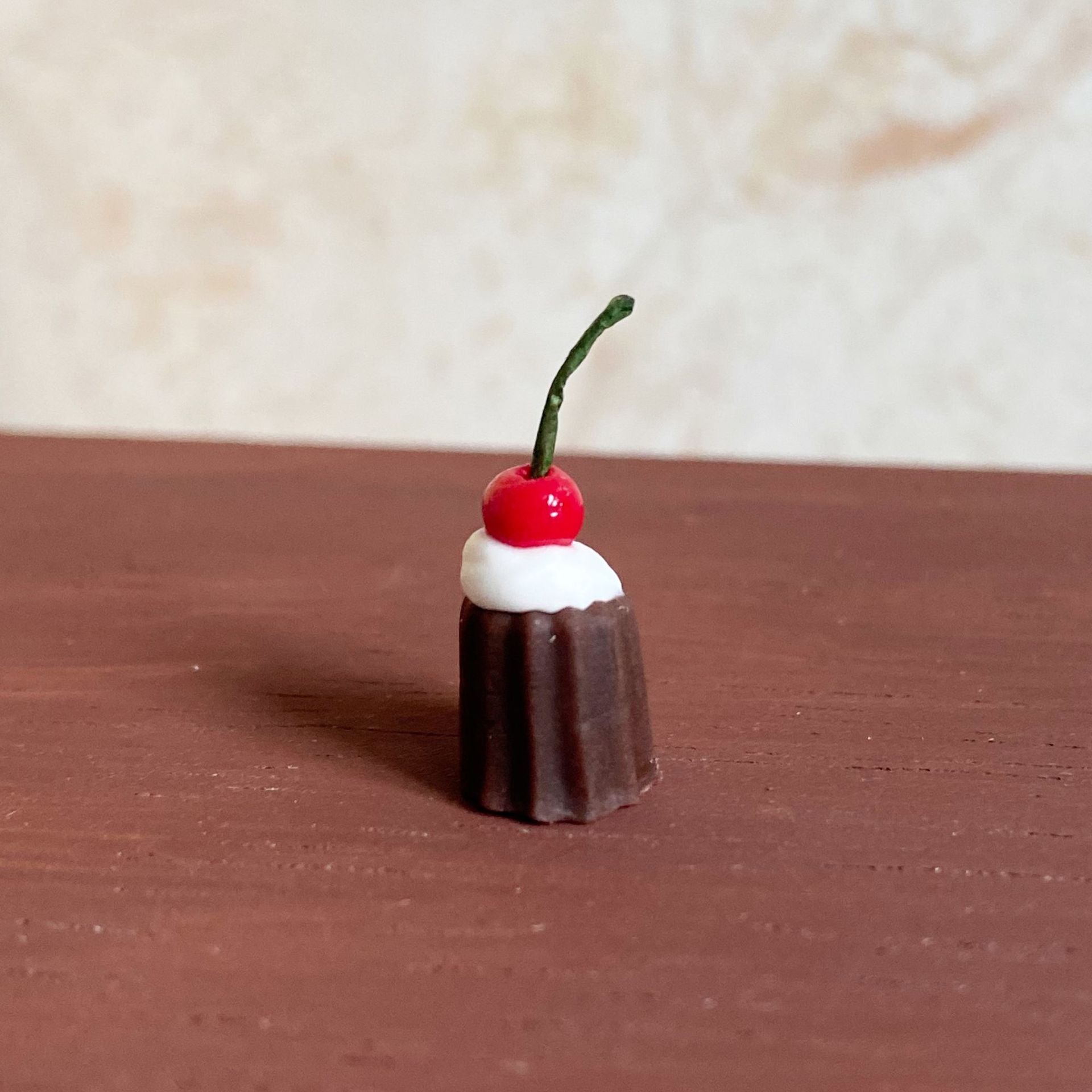 Cute Mini Cherry Kolu Little Cake Dessert Dollhouse BO11 Simulation Food Play Model Small Ornament