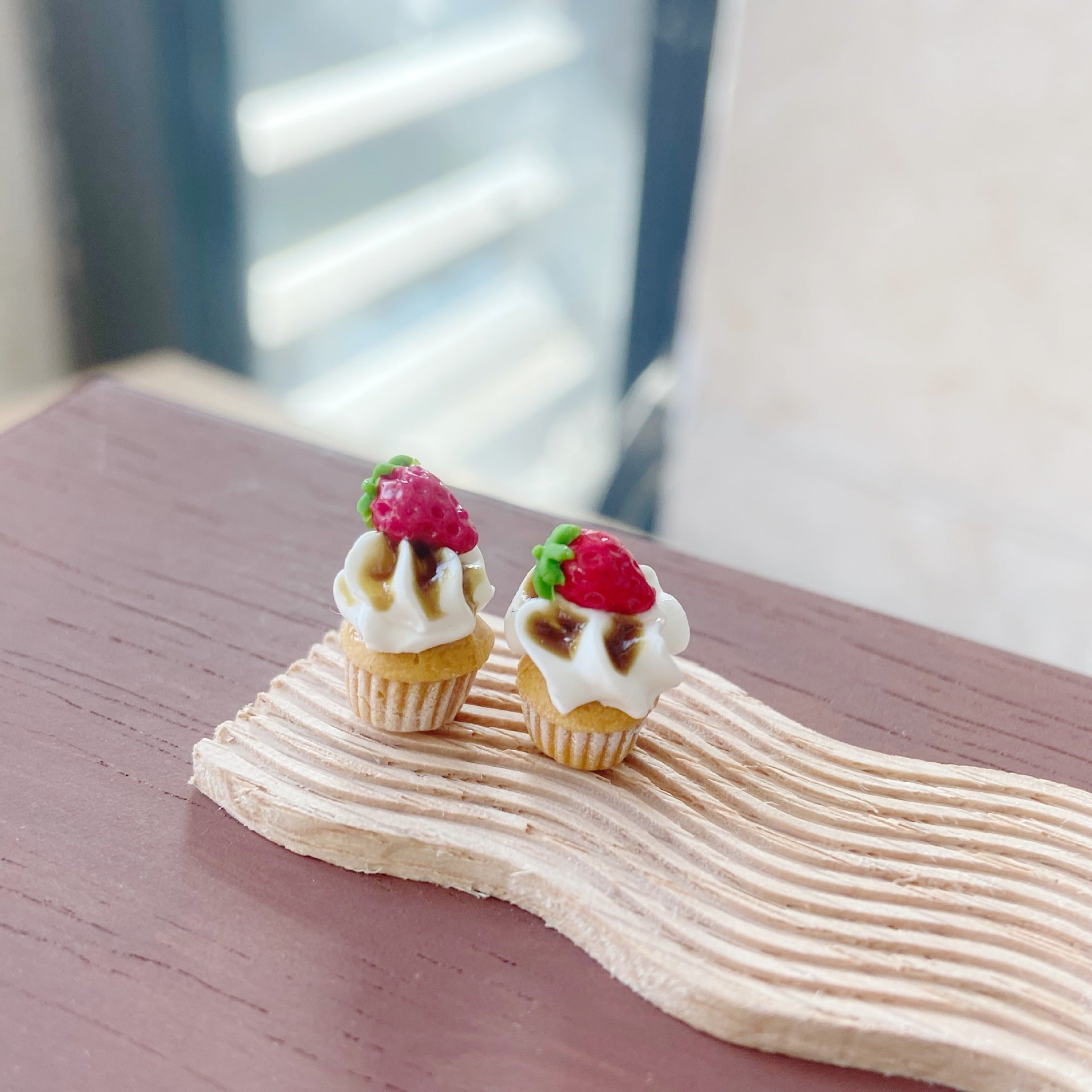 Miniature Strawberry Blueberry Fruit Cupcake Fun Food Play Dessert Shop Dollhouse Accessories