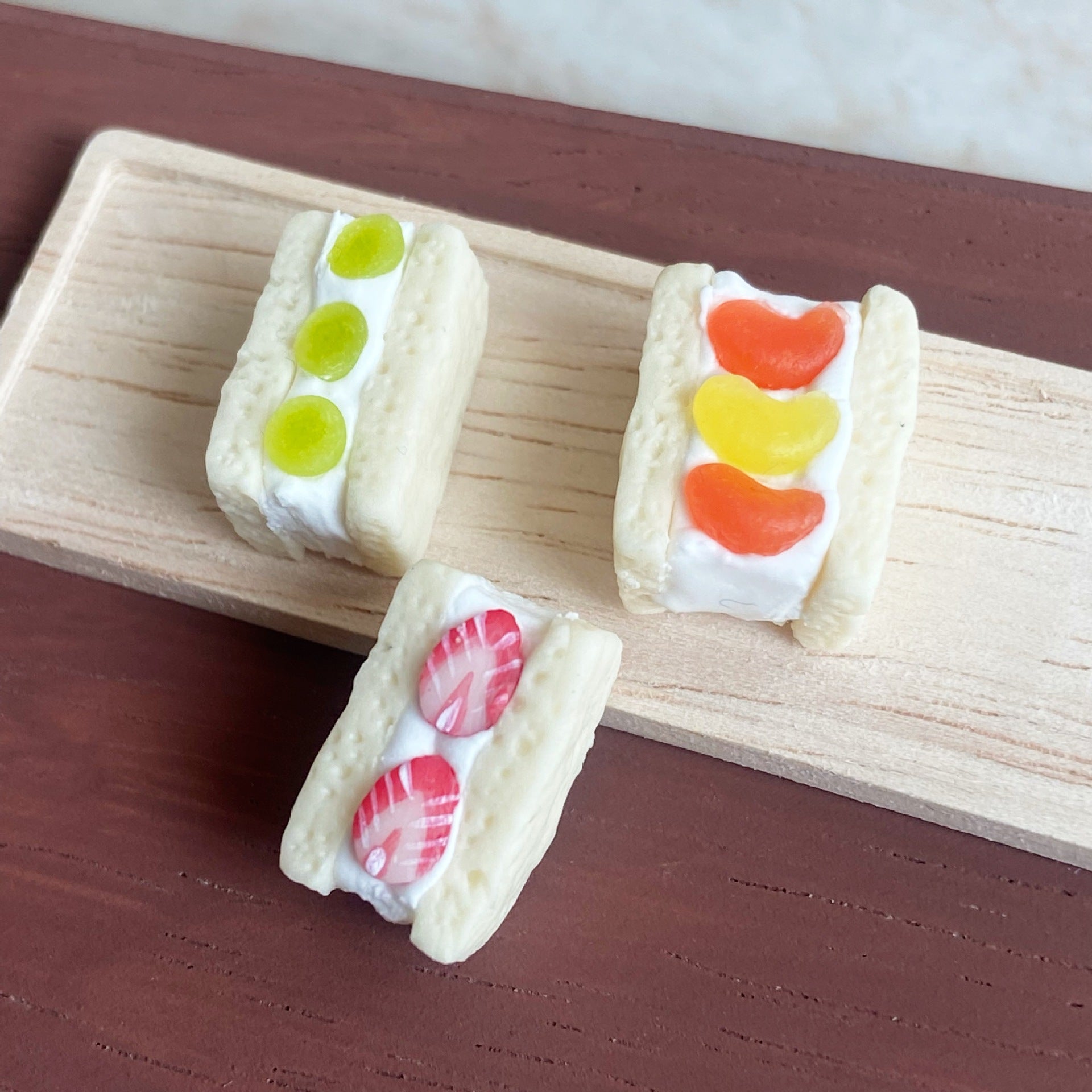 Cute Miniature Realistic Fruit Sandwich Miniature Food Play Model Six-Eighths Dollhouse Toy Decoration Prop