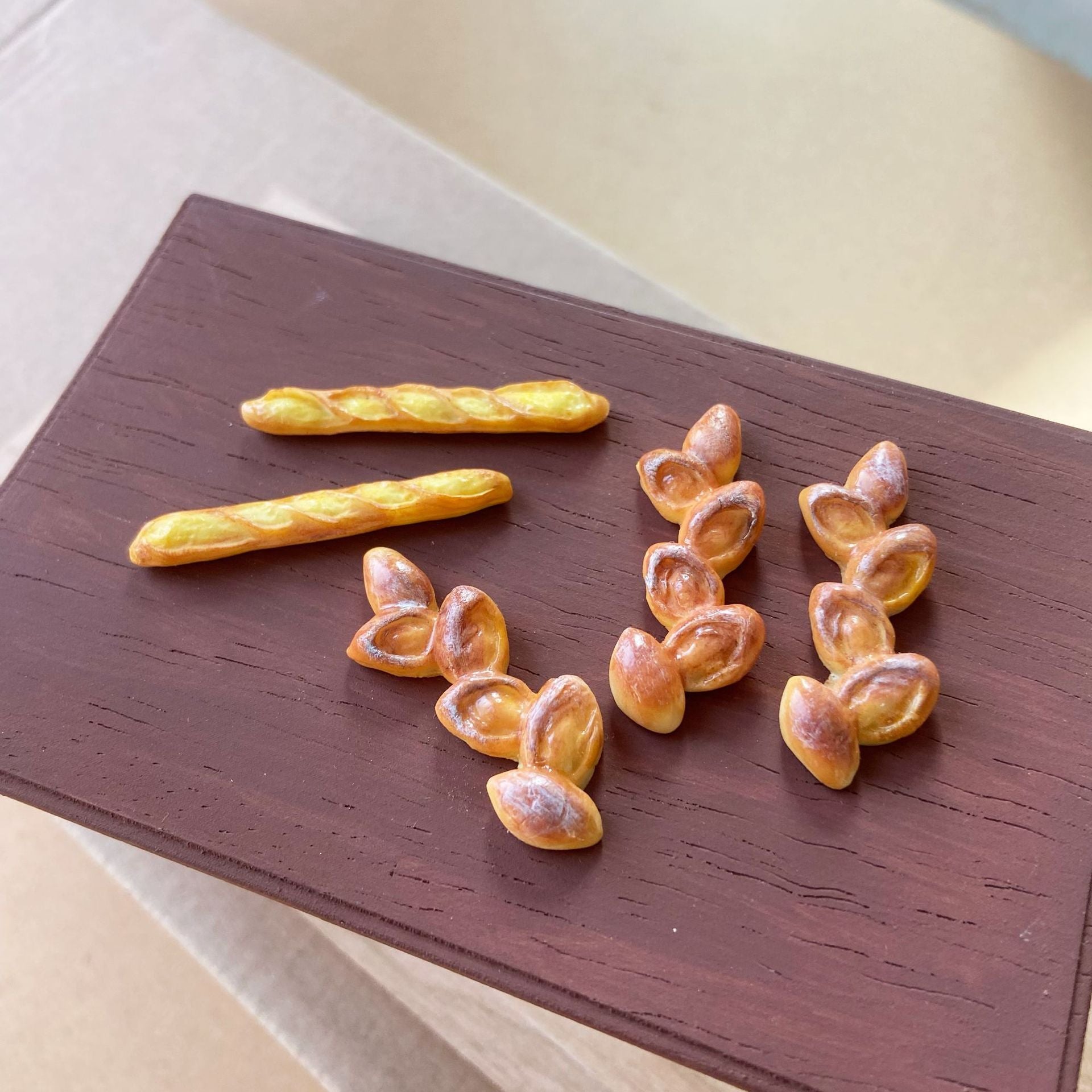 Miniature Baguette Wheat Ear Bread Play Food for Dollhouse 1:12 Scale Dollhouse Bakery Props Decoration
